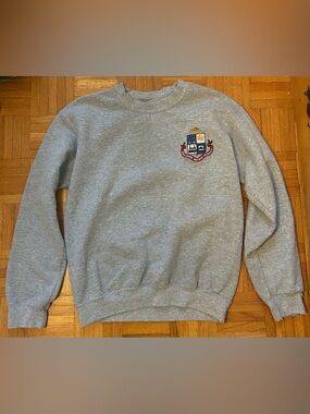 Grey Crewneck Sweatshirt with Embroidered Crest - Uiversité de Montréal (UdeM)